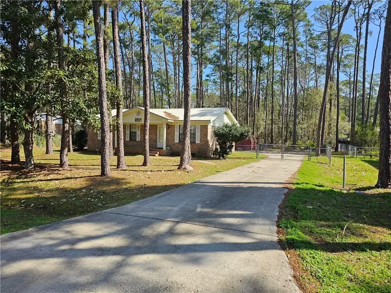 132 Lemoyne DR, Dauphin Island, AL 36528