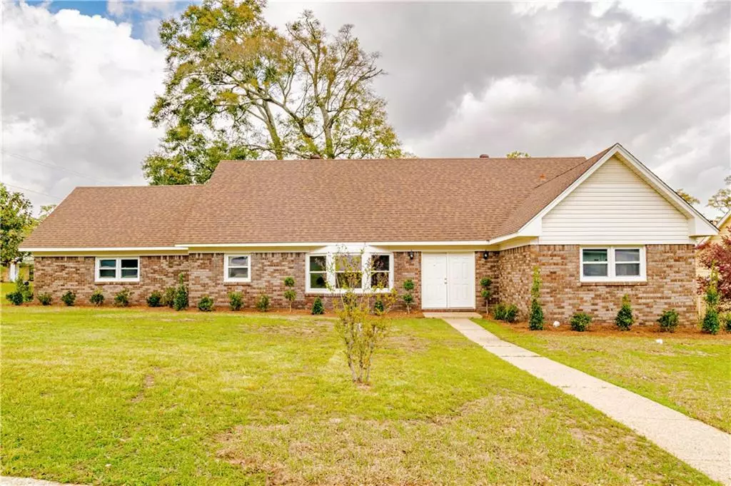 Mobile, AL 36609,709 Montclaire WAY