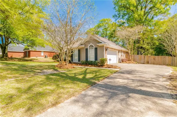 Mobile, AL 36608,2775 Oakridge West DR
