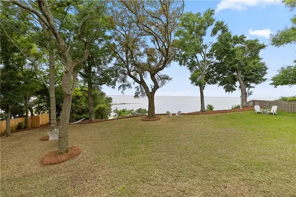 Fairhope, AL 36532,851 Sea Cliff DR