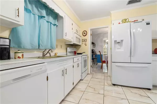 Mobile, AL 36618,1705 Colonial Oaks DR