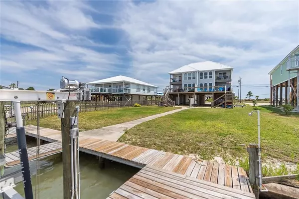 1806 Cadillac AVE #B, Dauphin Island, AL 36528