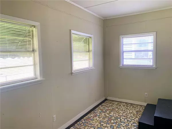 Mobile, AL 36604,106 Pine ST N
