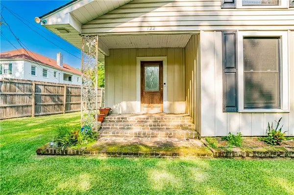 Mobile, AL 36607,122 Upham ST