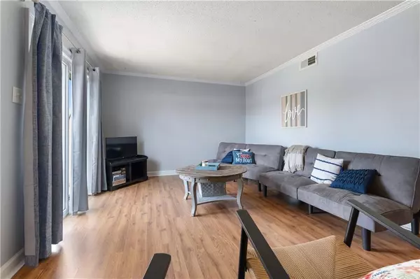 Mobile, AL 36605,327 Riverbend DR #327