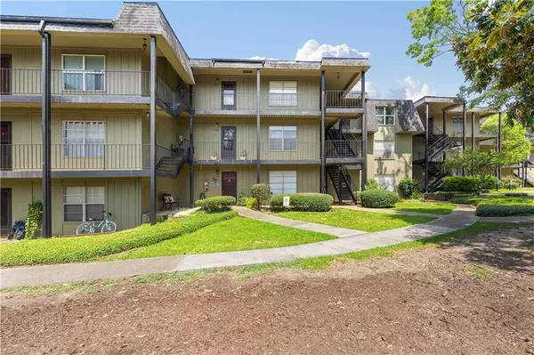 Mobile, AL 36605,327 Riverbend DR #327