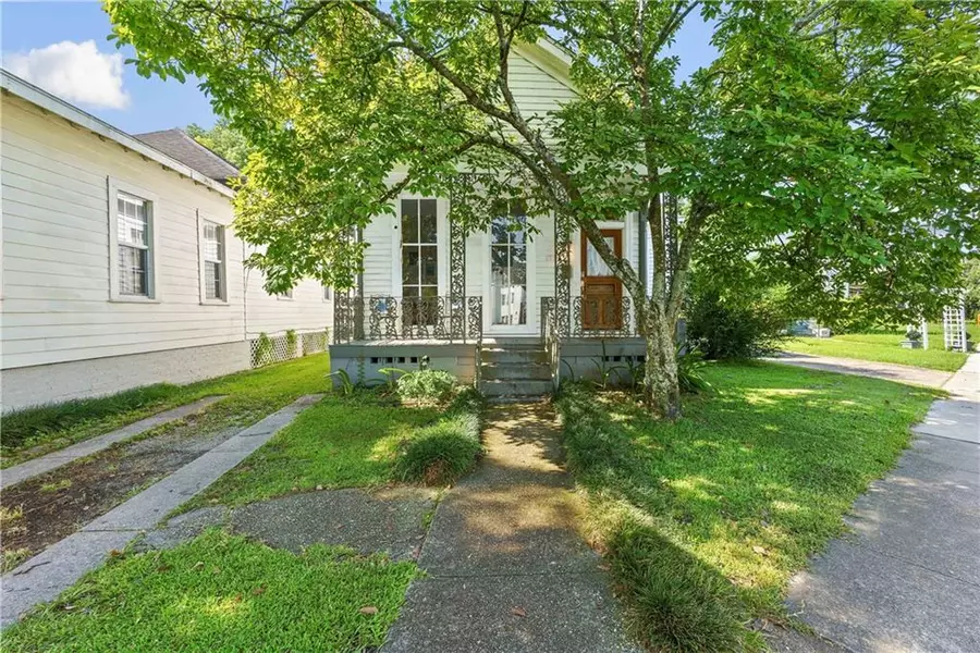 1759 Old Shell RD, Mobile, AL 36604