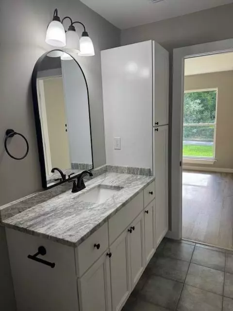 Mobile, AL 36618,1589 Phillips LN