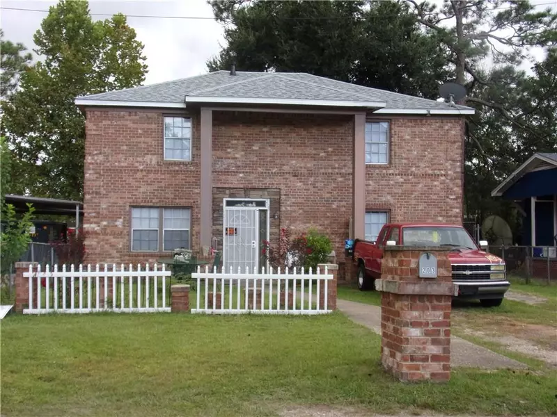 203 11th AVE, Chickasaw, AL 36611