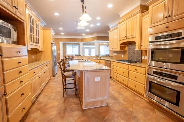 Mobile, AL 36609,5913 Sutherlin DR