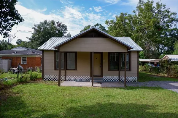 303 9th AVE, Chickasaw, AL 36611