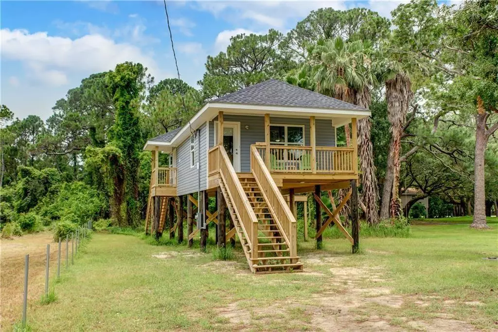 Dauphin Island, AL 36528,1109 Chaumont AVE