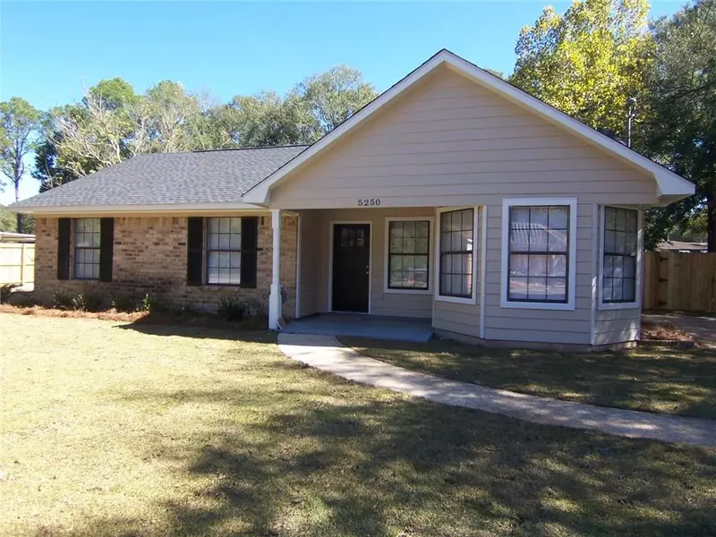 5250 Joginell CIR W, Satsuma, AL 36572