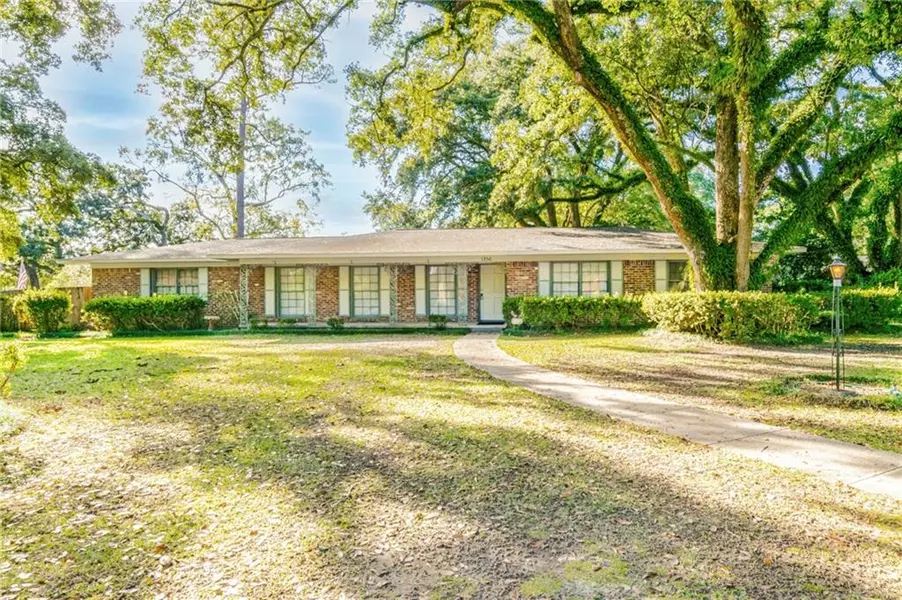 1256 Helm CIR, Mobile, AL 36693