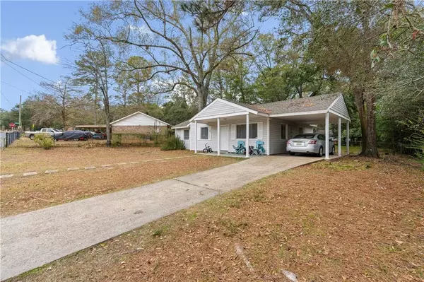 Mobile, AL 36609,352 La Rose DR