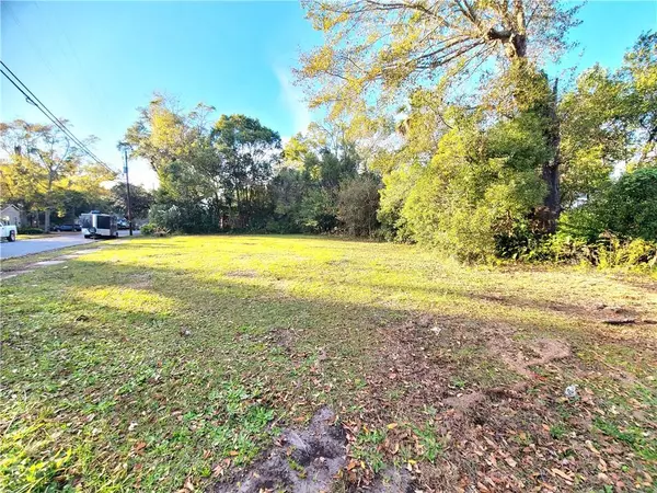 Mobile, AL 36606,154 Pinehill DR