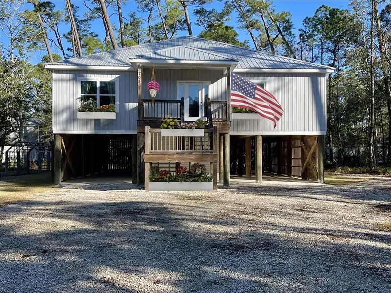 708 Indian PL, Dauphin Island, AL 36528