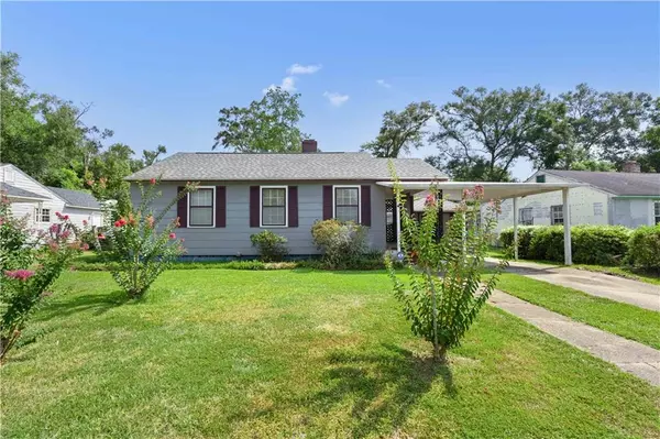 1109 Gimon CIR W, Mobile, AL 36605