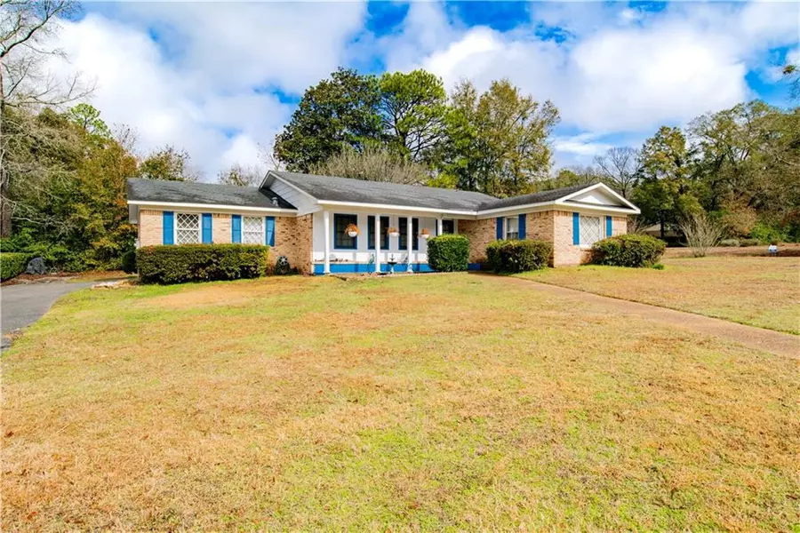 2508 Royal Carriage DR, Mobile, AL 36695