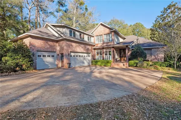 23203 Dovecote LN, Fairhope, AL 36532