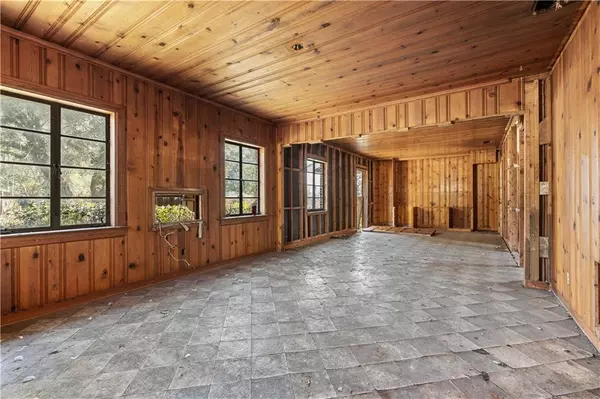 Mobile, AL 36618,5451 Moffett RD