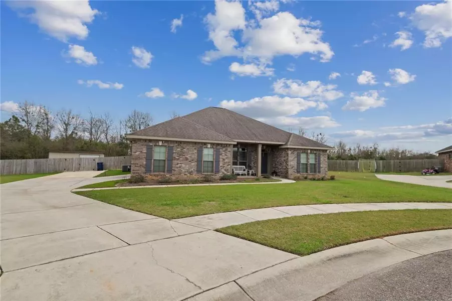 8975 Moses WAY, Theodore, AL 36582