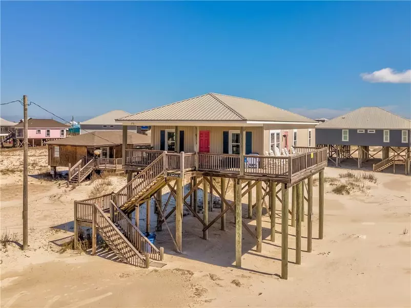 100 St Denis CT, Dauphin Island, AL 36528