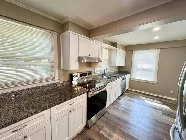 Mobile, AL 36608,331 Azalea CIR W