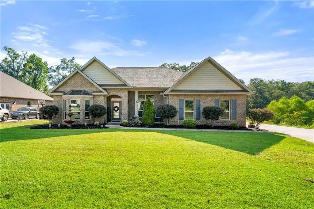 Semmes, AL 36575,2400 Hidden Oaks LN