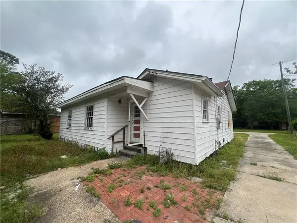 Mobile, AL 36605,2213 Ellen DR