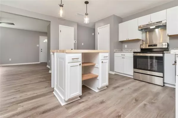 Mobile, AL 36609,5354 Cortez CT
