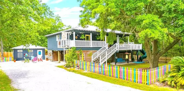 215 Octavia ST, Dauphin Island, AL 36528