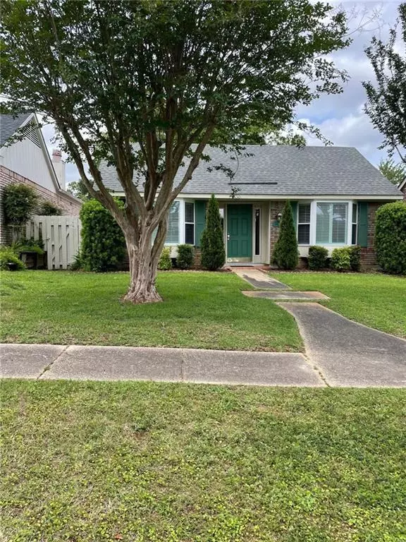 Mobile, AL 36608,6068 Highland CIR N