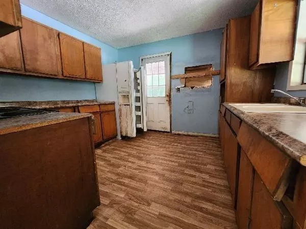 Atmore, AL 36502,2082 Martin Luther King AVE