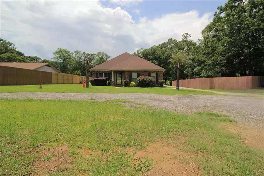 6352 Mcdonald RD, Theodore, AL 36582