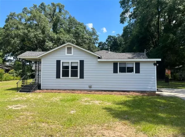 45 Willie Crook AVE, Satsuma, AL 36572