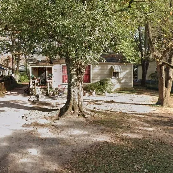 Mobile, AL 36606,903 Cloverdale DR