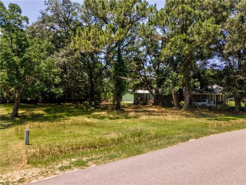 913 Cadillac AVE, Dauphin Island, AL 36528