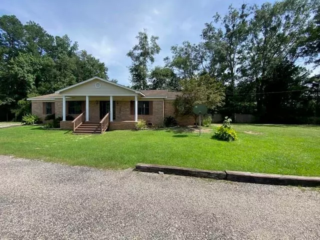 Satsuma, AL 36572,5882 I-65 Service RD
