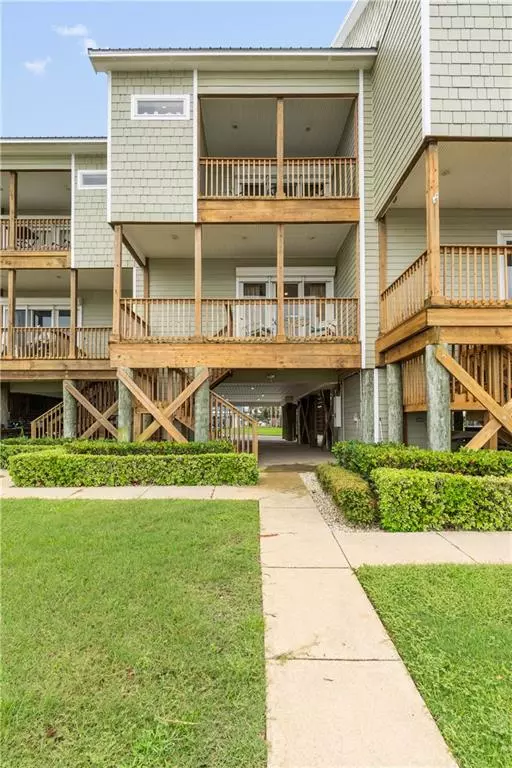Dauphin Island, AL 36528,918 Delchamps AVE #4E