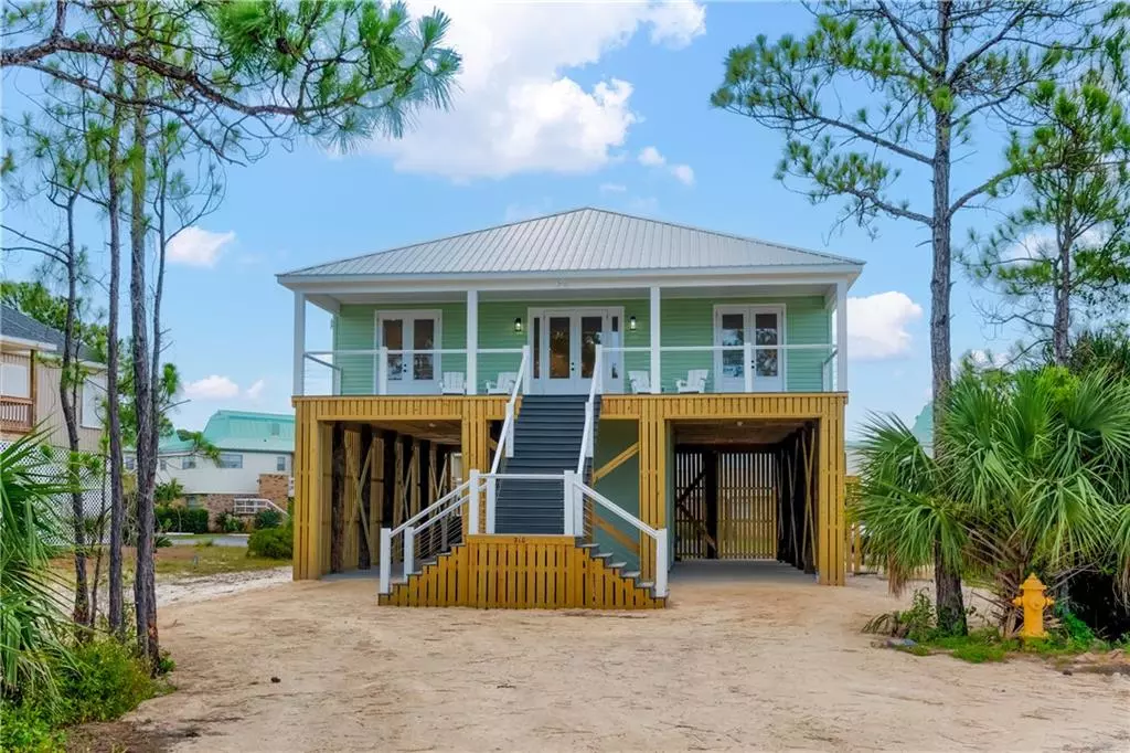 Dauphin Island, AL 36528,210 Arias CT