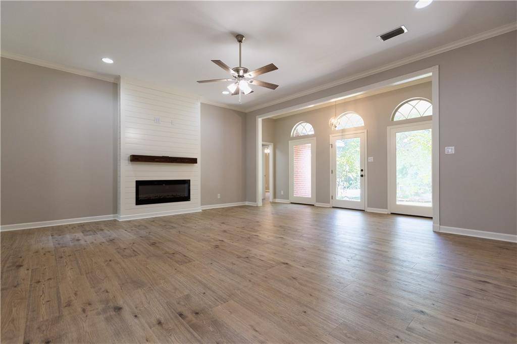 Mobile, AL 36619,7741 Meadows DR