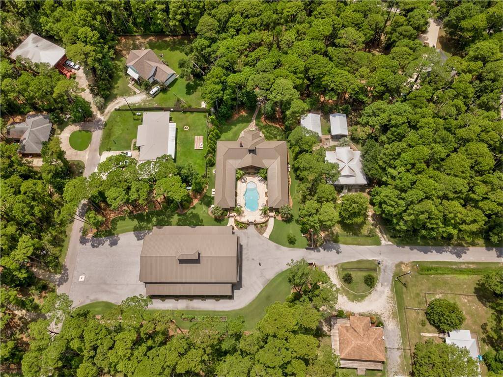 137 Fort Louis CT, Dauphin Island, AL 36528