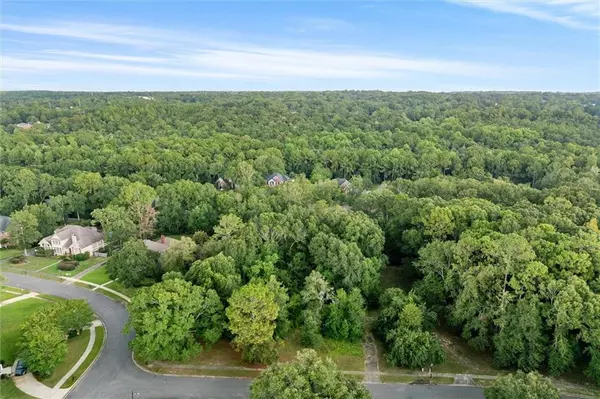 Mobile, AL 36695,7001 Charleston Oaks DR S