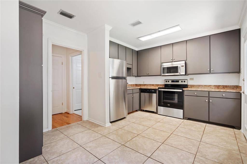 Mobile, AL 36608,359 Hillwood CIR E