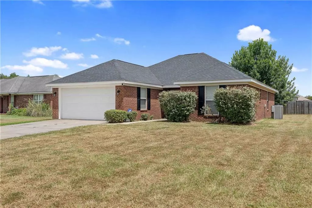 Robertsdale, AL 36567,21688 Shadowbrook ST