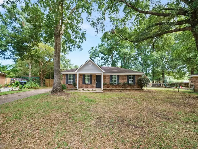 8760 Dutch Valley CT, Mobile, AL 36695