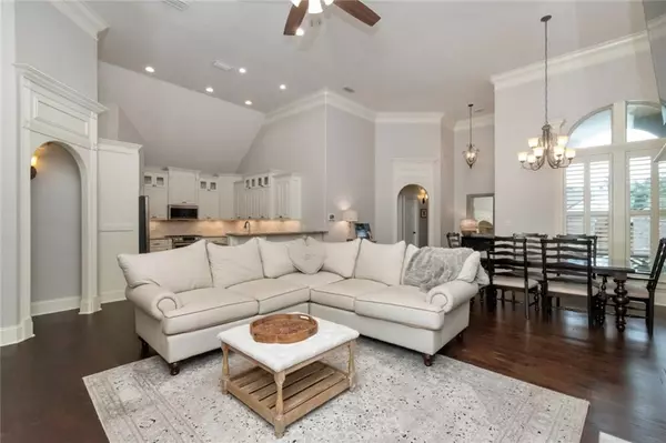 Mobile, AL 36609,777 Louise AVE