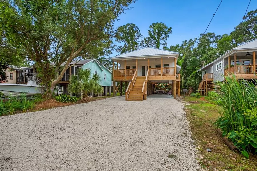 1221 Chaumont ST, Dauphin Island, AL 36528