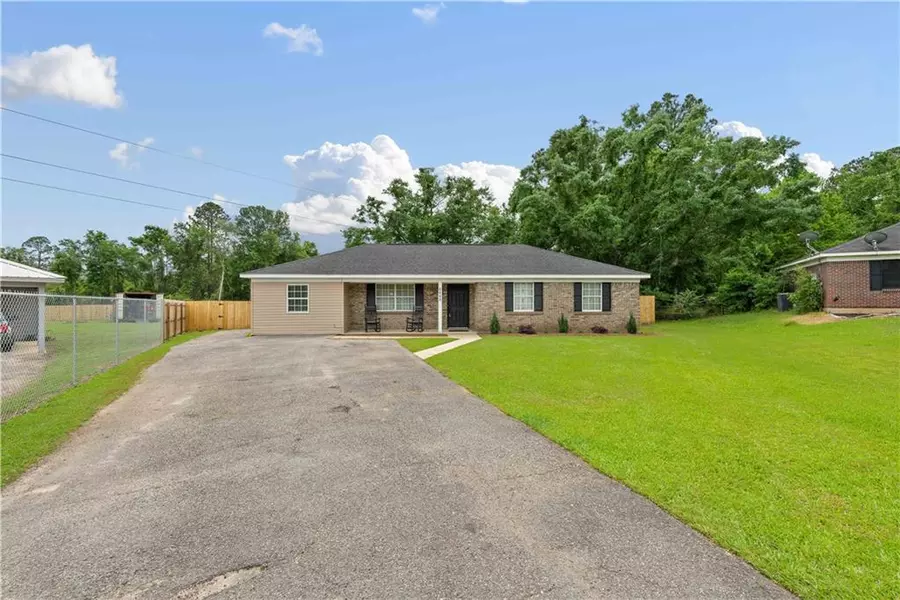 6848 Jamestown DR, Irvington, AL 36544